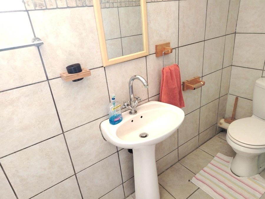 6 Bedroom Property for Sale in Vaal Dam Free State